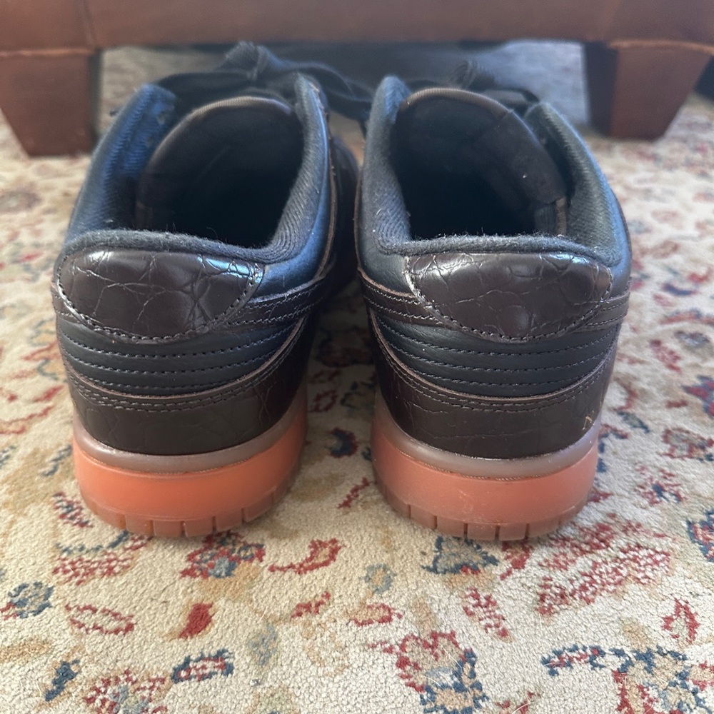 Nike Dunk slow Brown Alligator Embosswd Low-Top Sneakers with Gum-Style Sole - Picture 5 of 7
